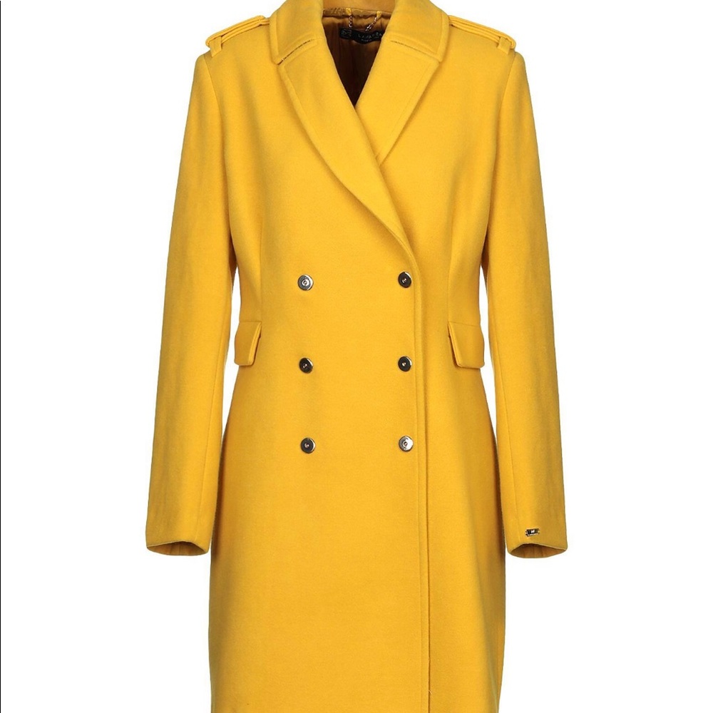 La Marca yellow wool winter coat. Size 8.